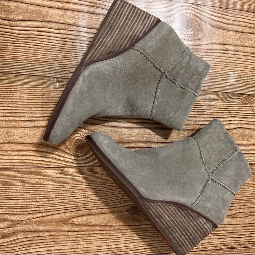 NWOT Lucky Brand Women’s Suede Leather Wedge Booties Boho 3.0